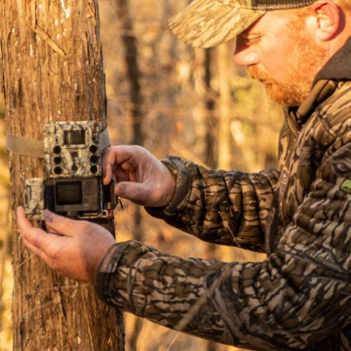 Bushnell 32MP Dual Core 4K Tree Bark Camo No Glow
