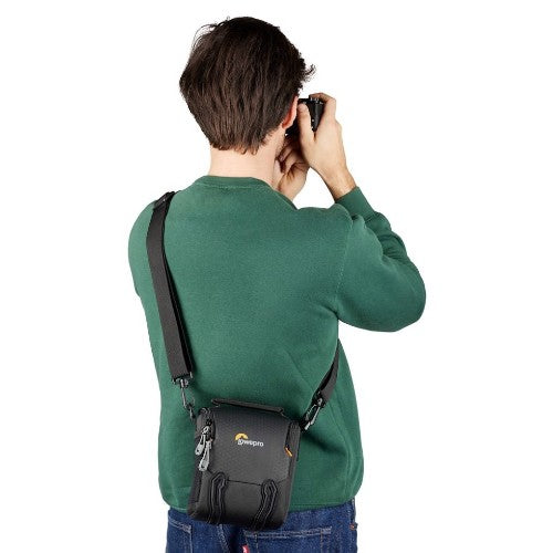 Lowepro Adventura SH 120 III Kameratasche (Schwarz)