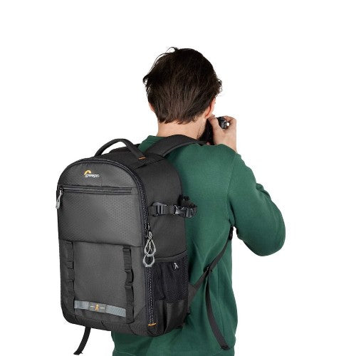 Lowepro Adventura BP 300 III Rucksack (Schwarz)