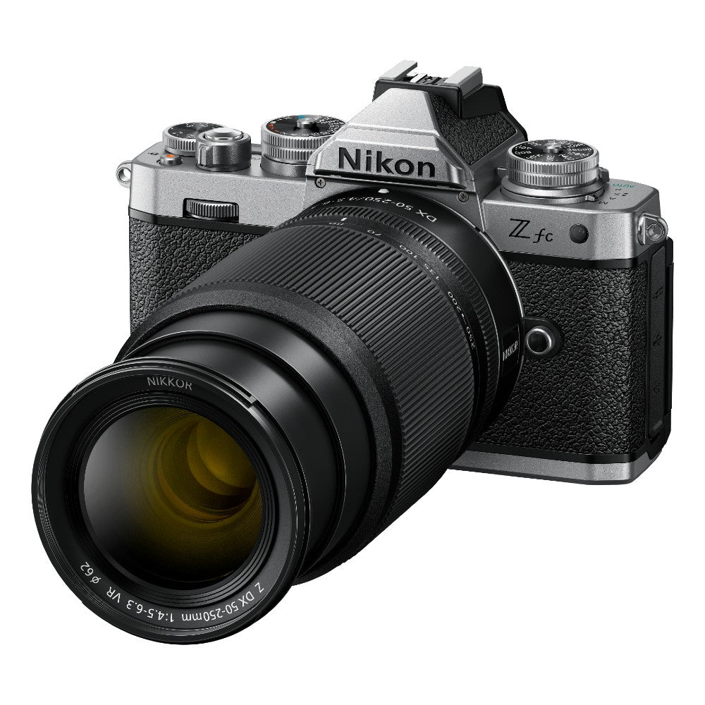 Nikon Z fc + DX 16-50 Silber + DX 50-250