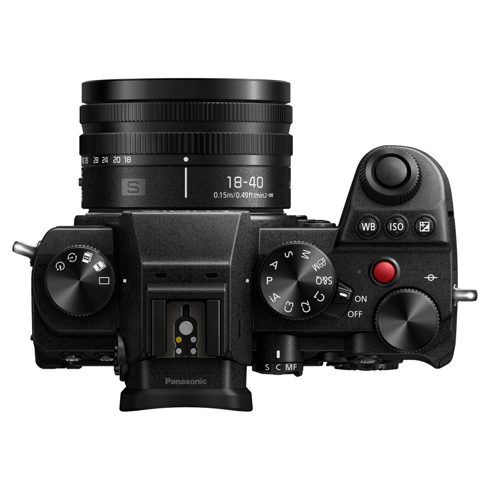 Panasonic LUMIX S5D + 18-40mm f/4.5-6.3