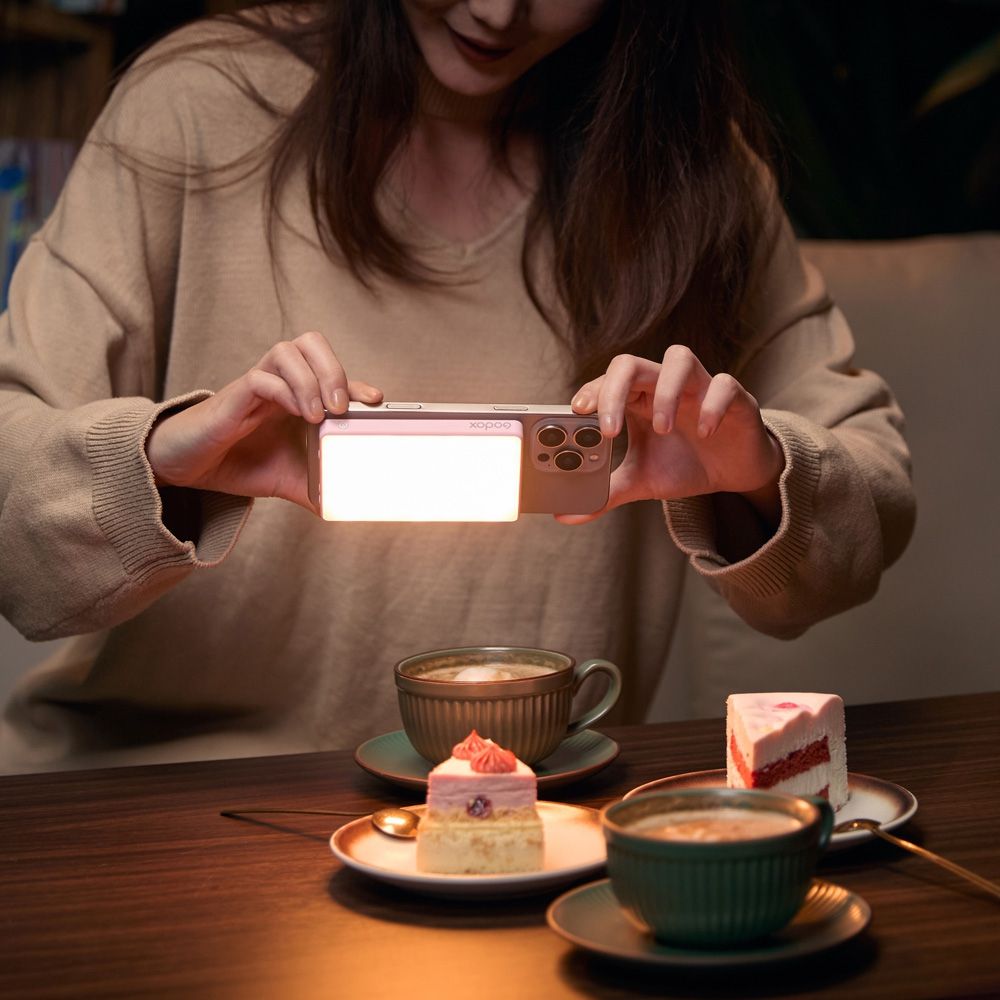 Godox MA5R Mobile Power Bank & RGB LED Licht rosa
