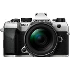 OM SYSTEM OM-5 Mark II Silber + 12-45mm f/4.0 Pro