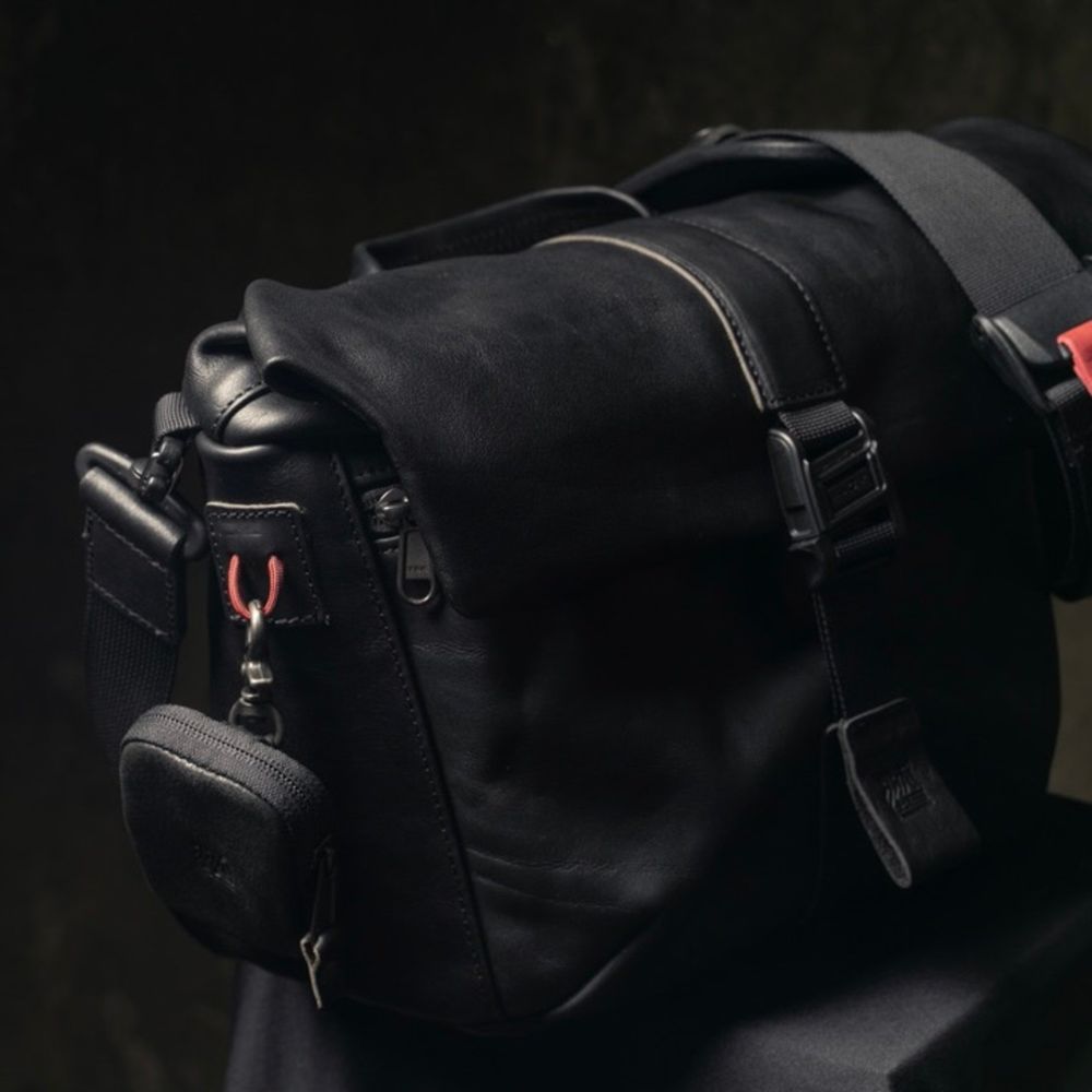 Wotancraft Pilot Travel Camera Bag 7L - black leather