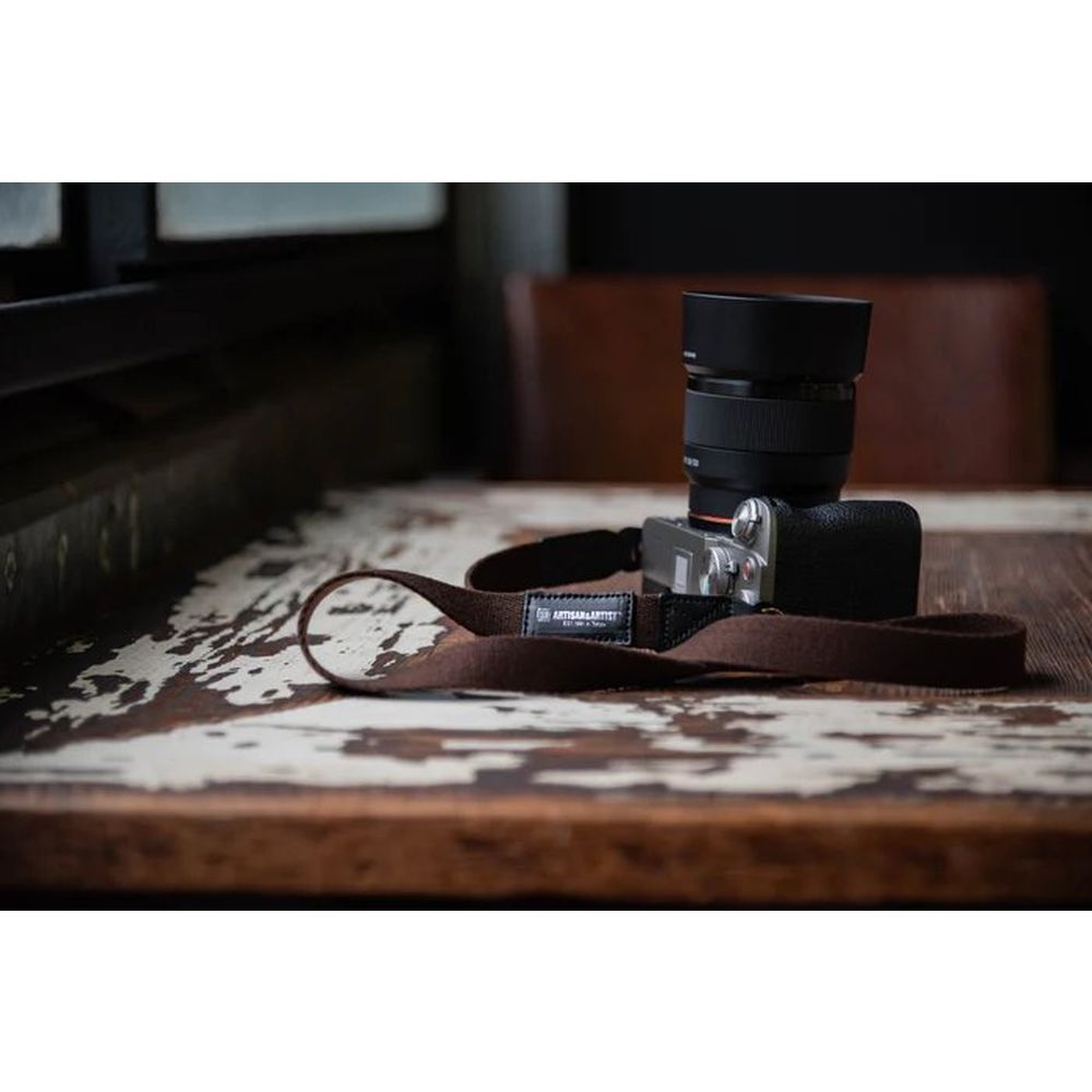 Artisan & Artist ACAM 102A Kameragurt braun