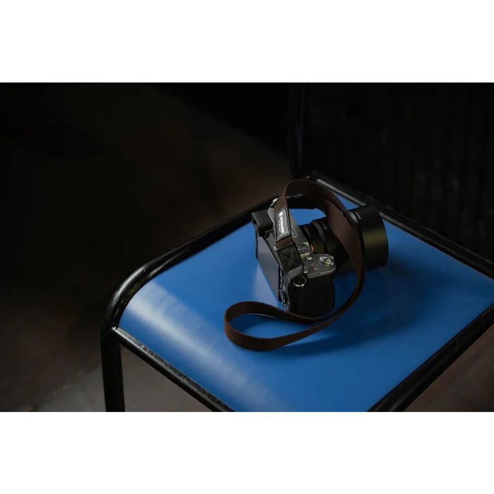 Artisan & Artist ACAM 102A Kameragurt braun