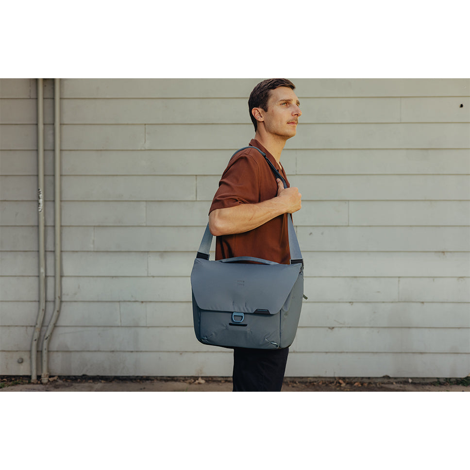 Peak Design Everyday Messenger Slingtasche – Ocean – 13 l