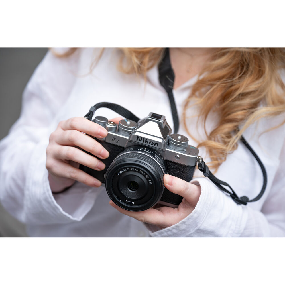 Nikon Z f silver + free leather promo case