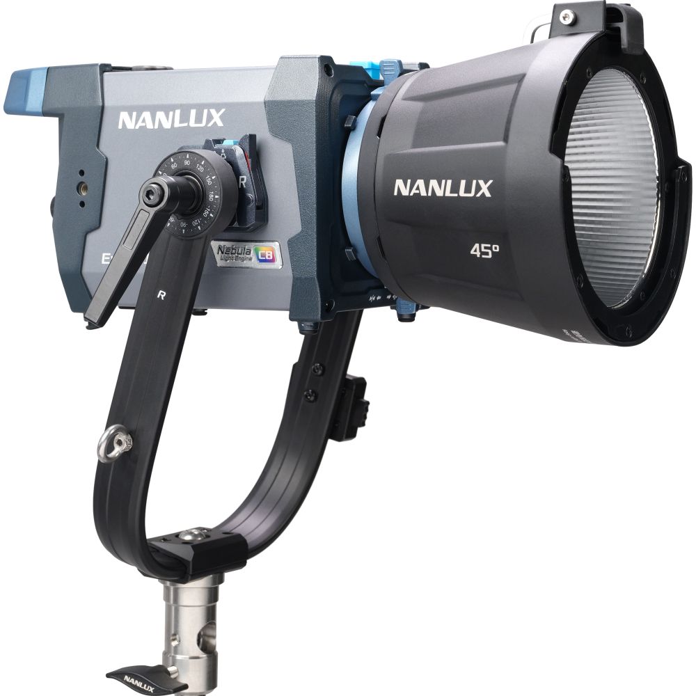Nanlux Evoke 150C Vollfarb-Nebula 8-Spotlicht