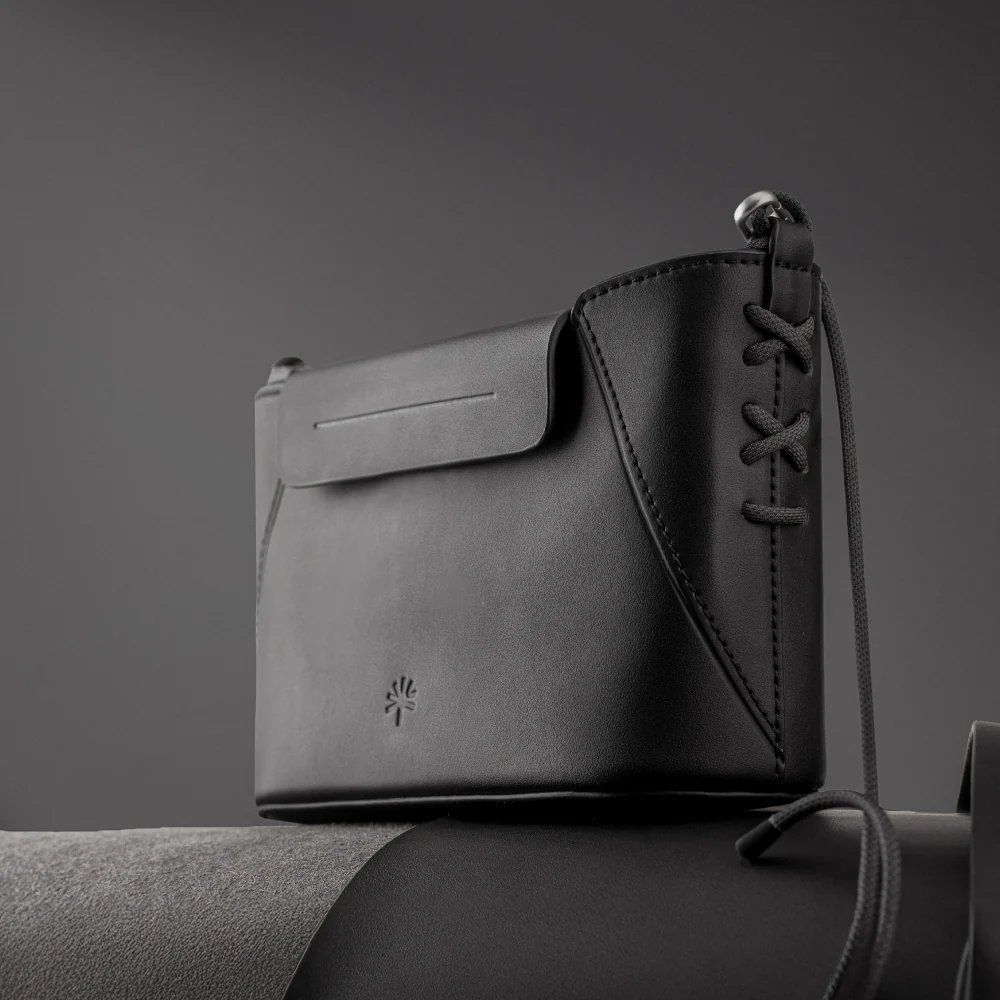 PGYTech OneGo Classic Crossbody Mobile Bag (Elegant Black)
