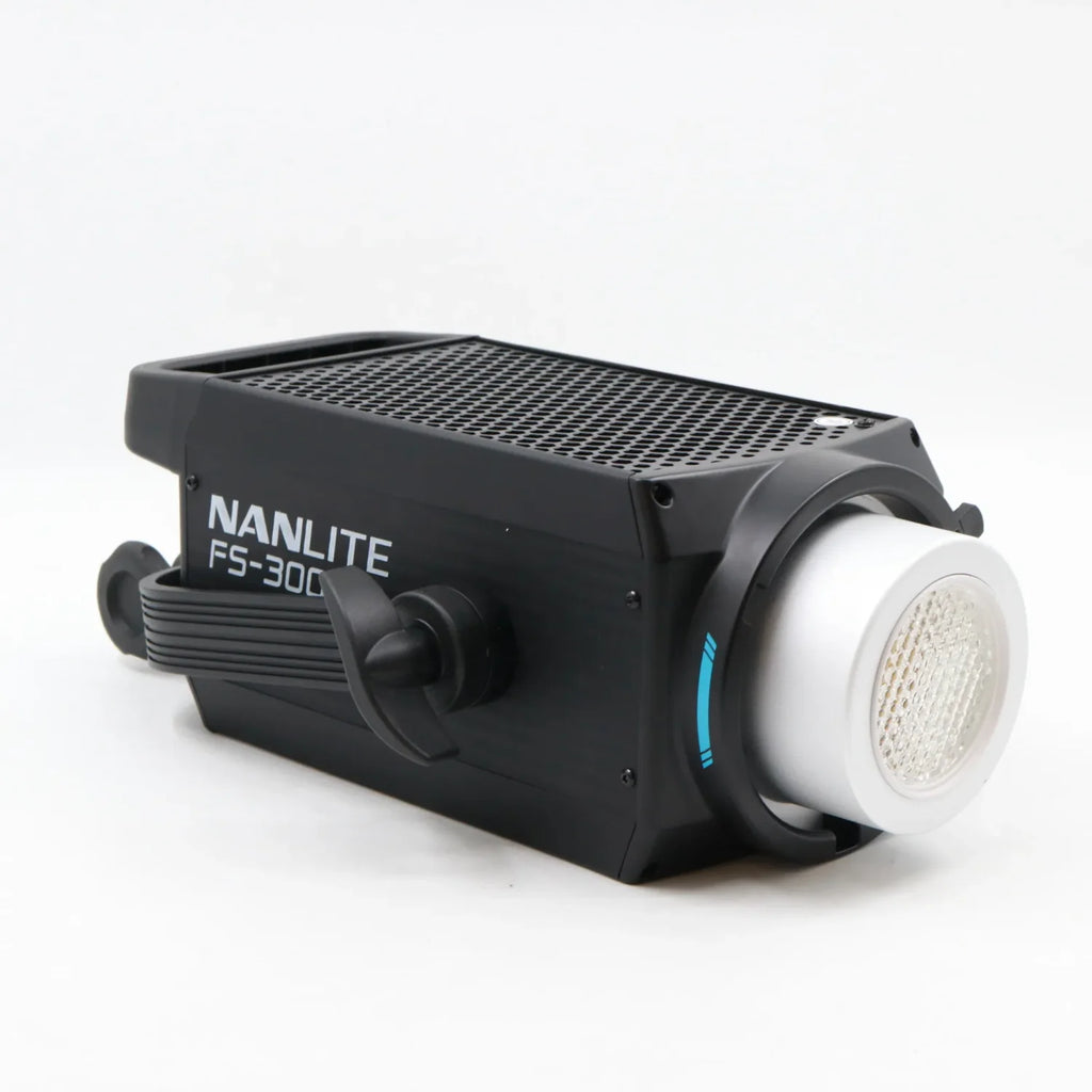 Nanlite FS-300C LED RGBW Spot Light gebraucht