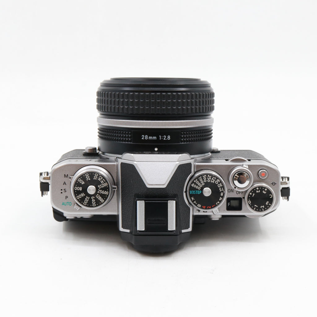 Nikon Z fc + 28mm F/2.8 special edition gebraucht