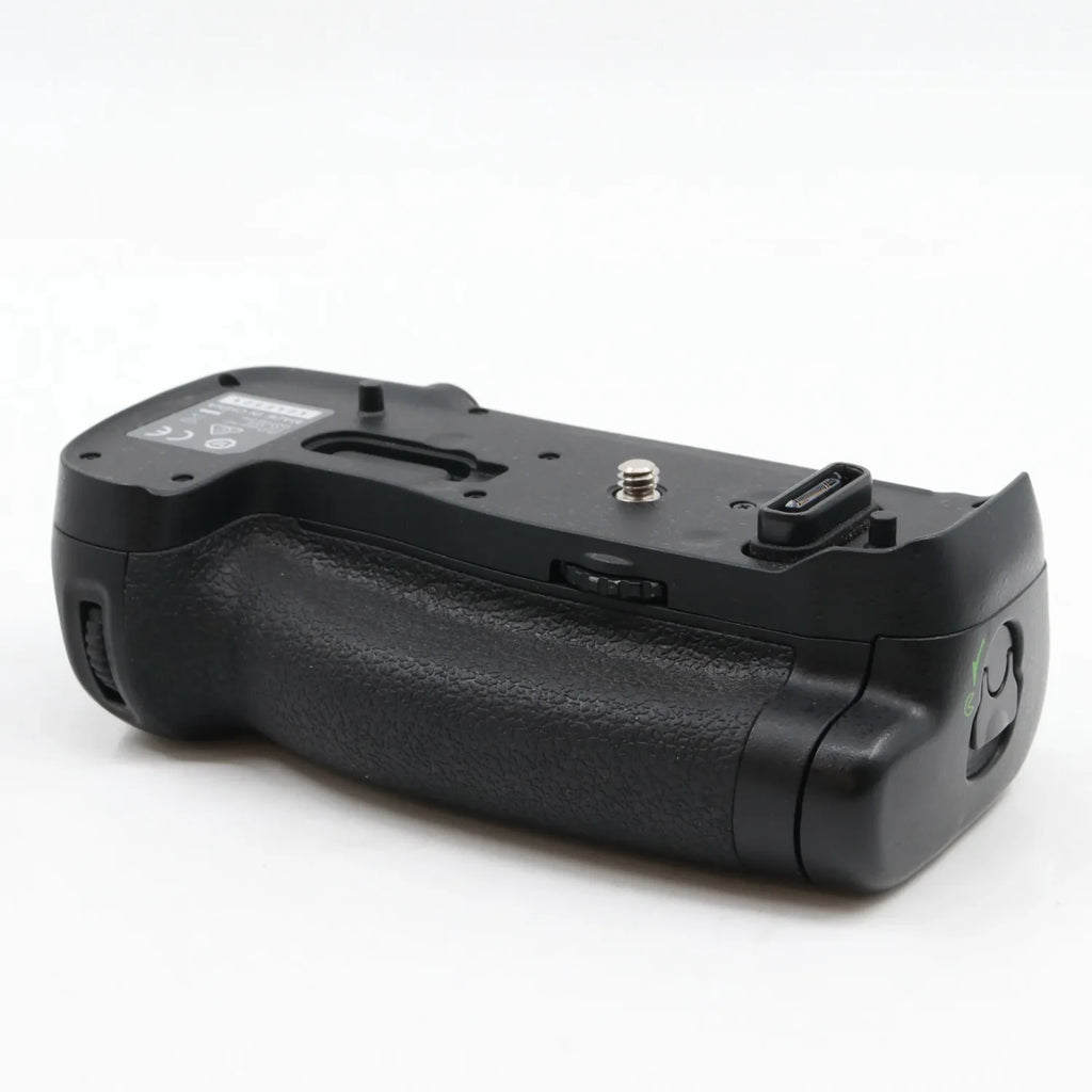 Nikon MB-D18 batterygrip used