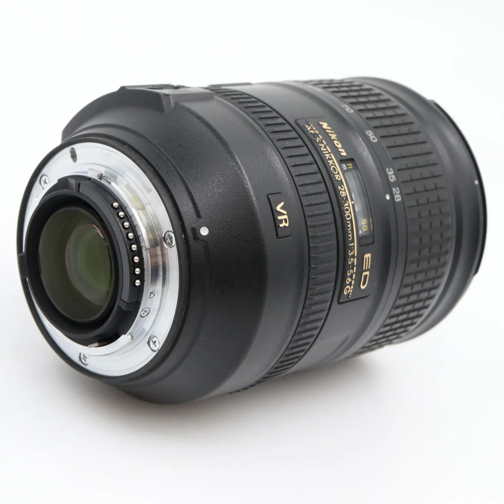 Nikon AF-S 28-300mm f/3.5-5.6G ED VR used