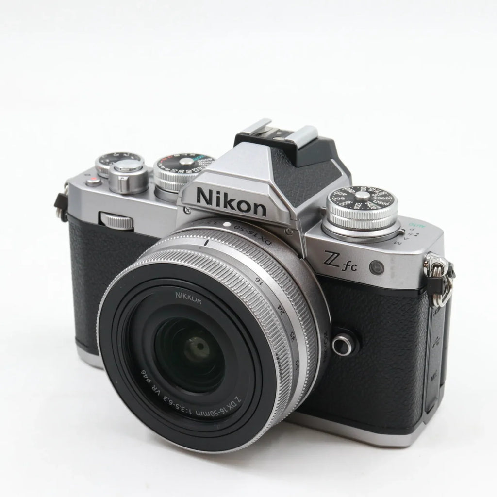 Nikon Z fc + Z DX 16-50mm f/3.5-6.3 VR silber gebraucht