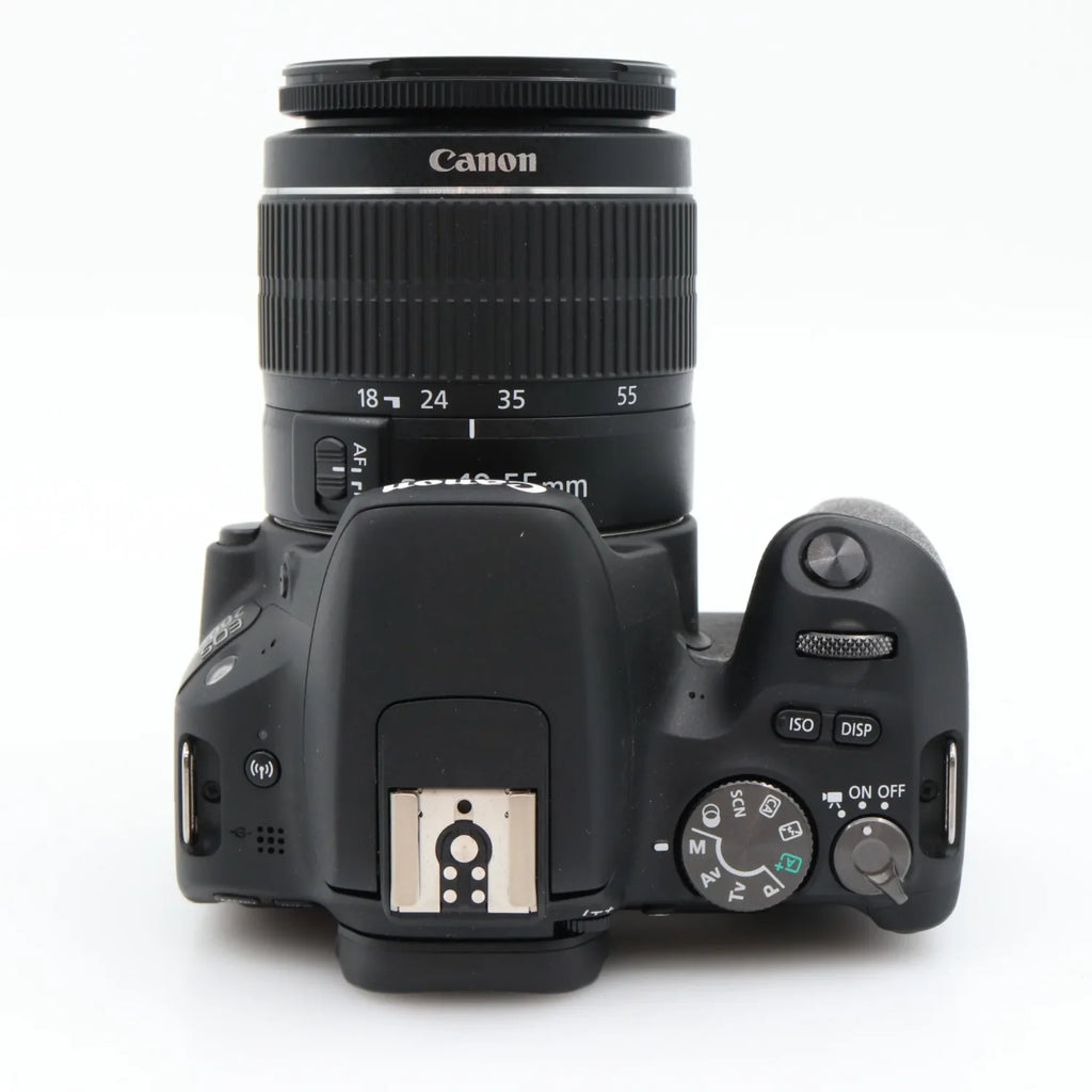 Canon EOS 200D + Canon EF-S 18-55mm f/3.5-5.6 III gebraucht