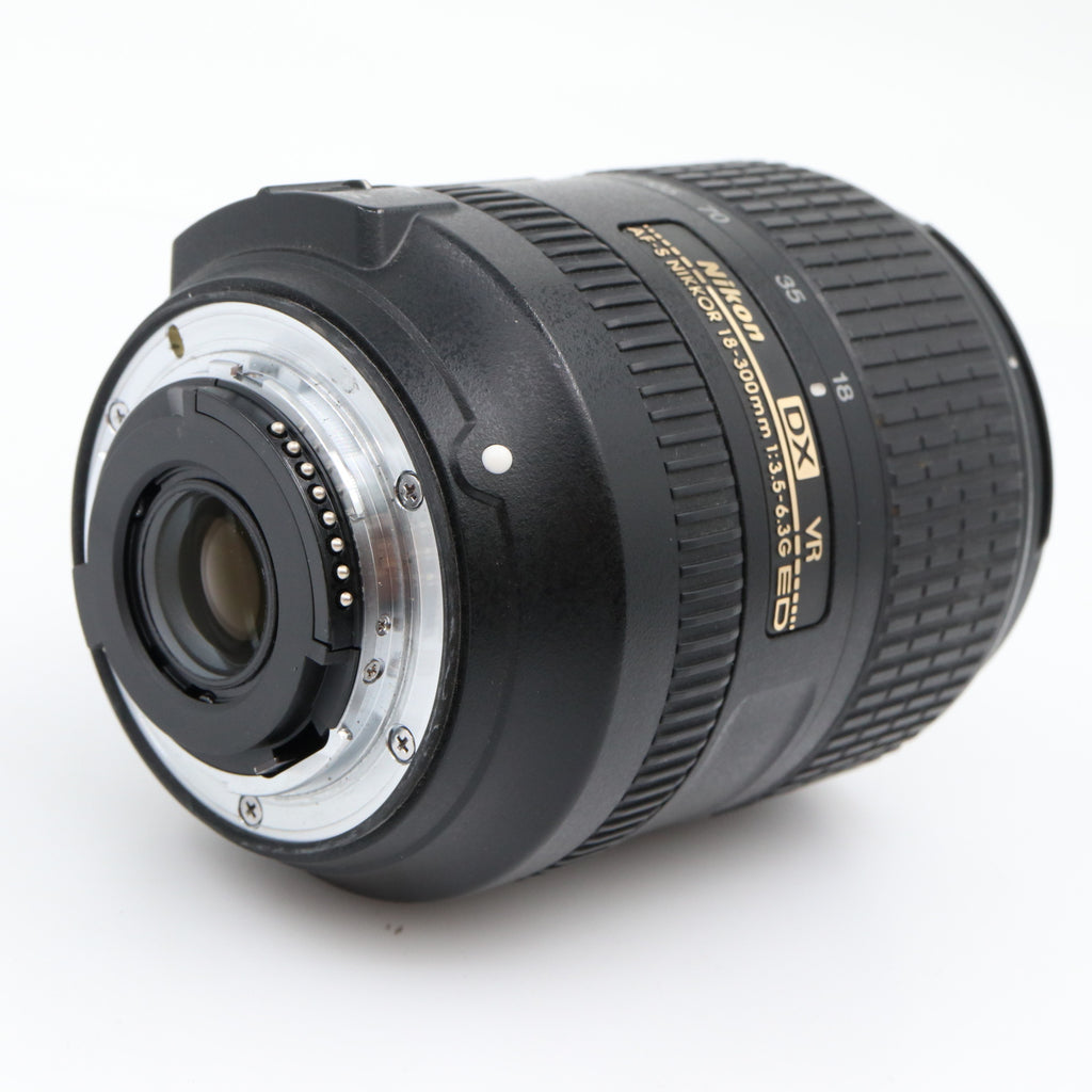 Nikon AF-S 18-300mm f/3.5-6.3G ED VR DX gebraucht